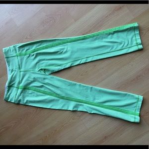 Women’s Lululemon crop leggings …